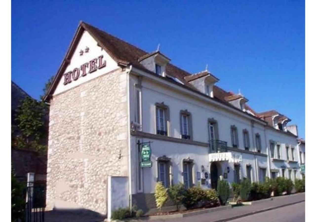 Hotel De La Tour Pont-de-lʼArche Eksteriør billede