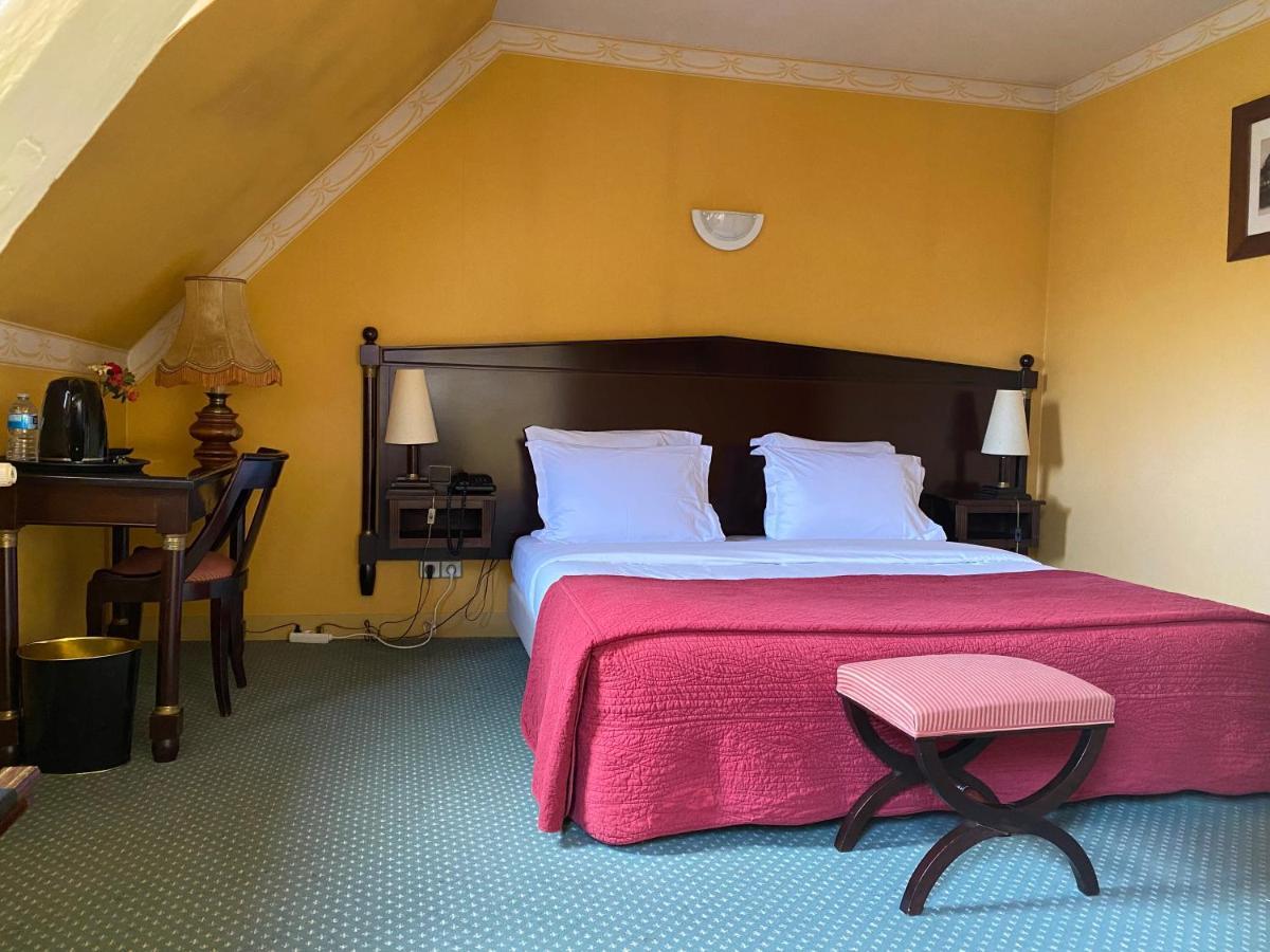 Hotel De La Tour Pont-de-lʼArche Eksteriør billede