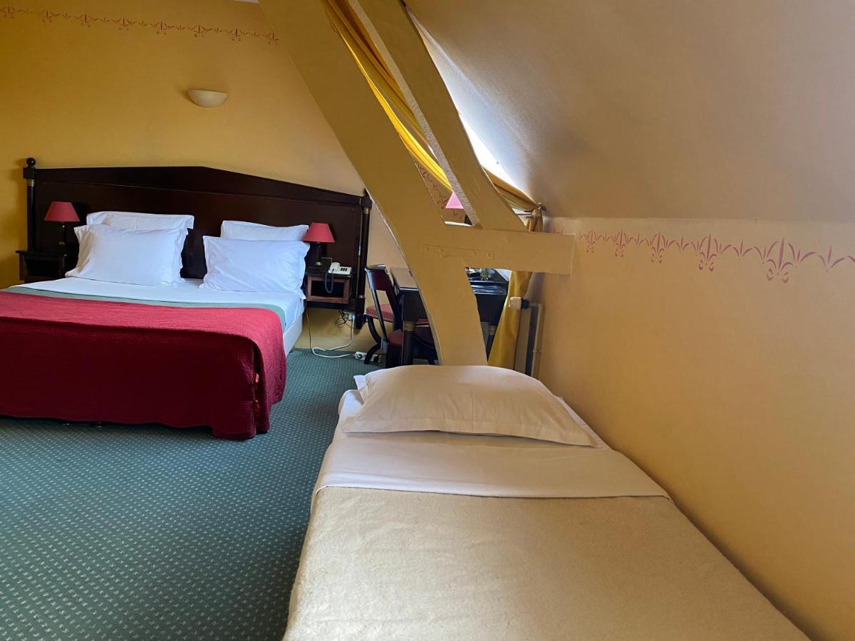 Hotel De La Tour Pont-de-lʼArche Eksteriør billede