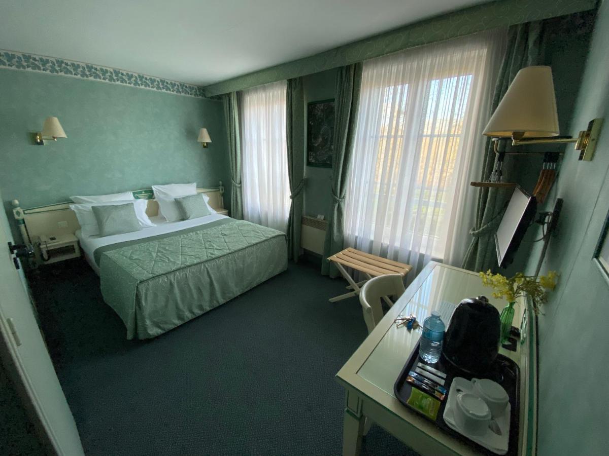 Hotel De La Tour Pont-de-lʼArche Eksteriør billede