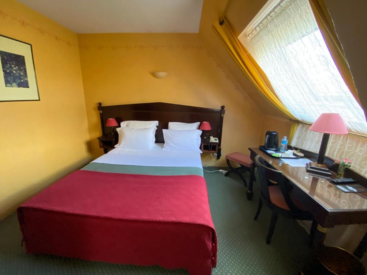 Hotel De La Tour Pont-de-lʼArche Eksteriør billede